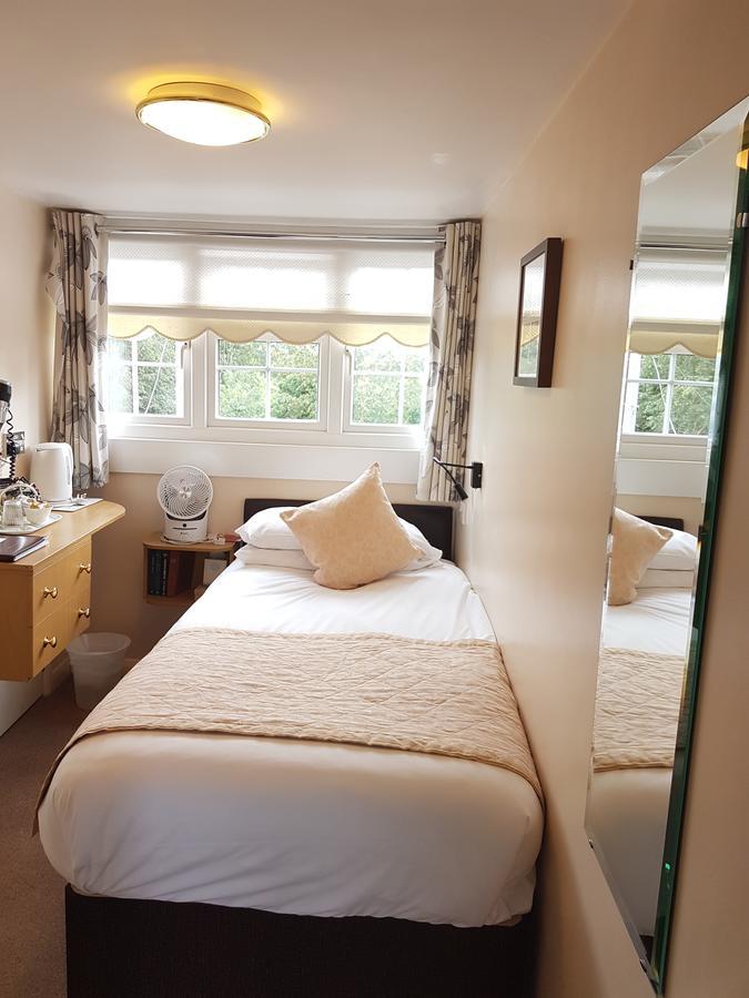 Penryn Guest House, Ensuite Rooms, Free Parking And Free Wifi Stratford-upon-Avon Esterno foto